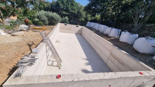 Constructeur de piscine en béton dans l'Hérault