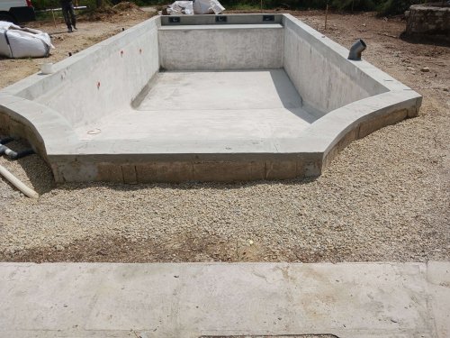 Construction piscine en béton à Béziers